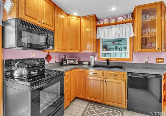 Photo 3 of Sale Pending at 5979 Fairway Ct, Lake View, NY 14085 | MLS# B1698310 | Listing updated on 2026-07-28