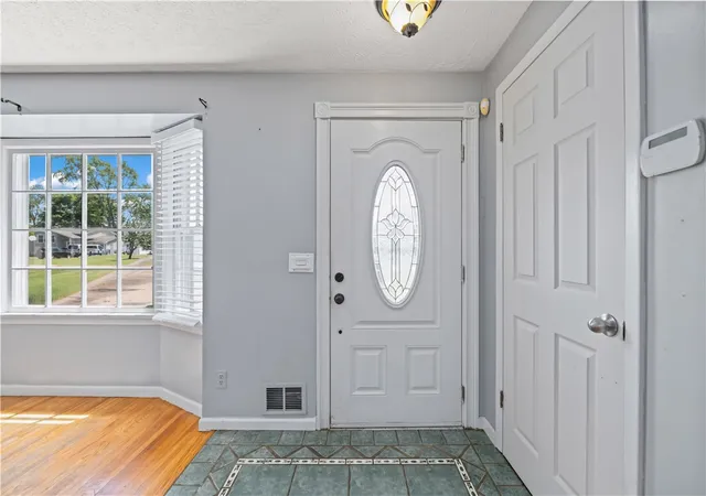 4th image of 412 Wildwood Dr, Rochester, NY 14616 | MLS# R1687900