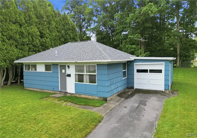 32nd image of 27 Pinecrest Rd, New Hartford, NY 13413 | MLS# S1698452