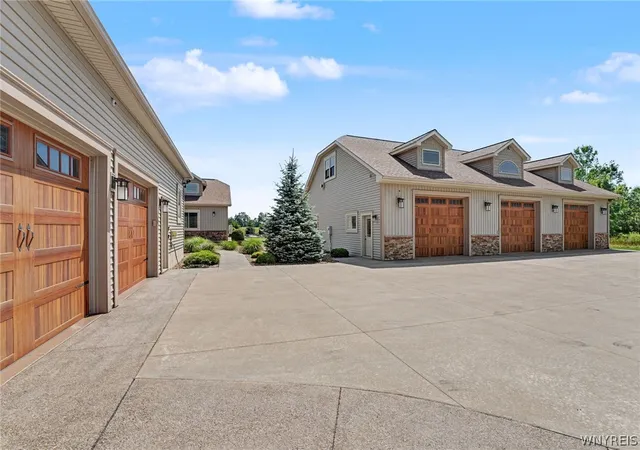 4th image of 11831 Clarence Center Rd, Akron, NY 14001 | MLS# B1697179