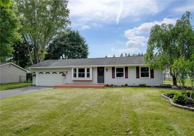 2nd image of 13 Sunridge Dr, Chili, NY 14624 | MLS# R1698482