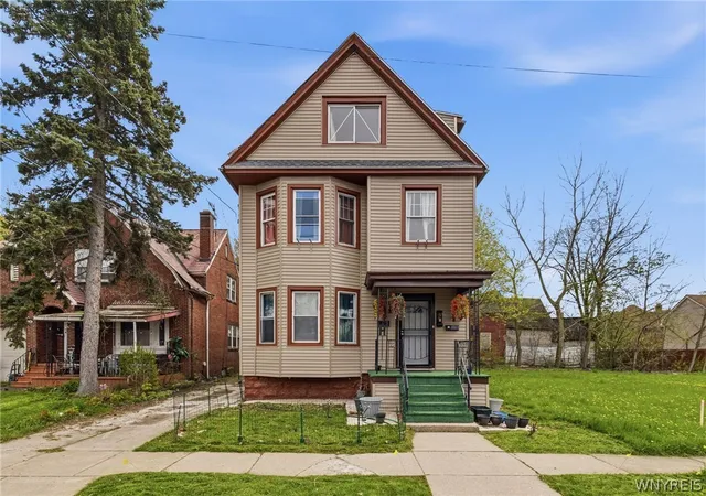 Photo 1 of Sale Pending at 781 Northampton St, Buffalo, NY 14211 | MLS# B1698880 | Listing updated on 2026-07-31