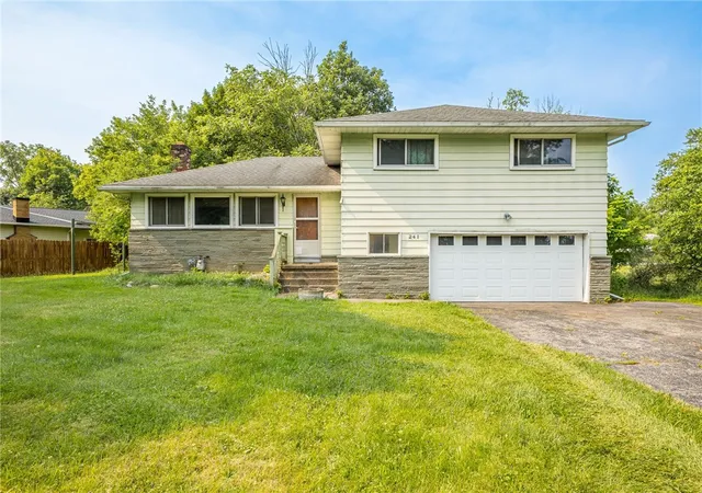 1st image of 241 Butler Dr, Pittsford, NY 14534 | MLS# R1697570