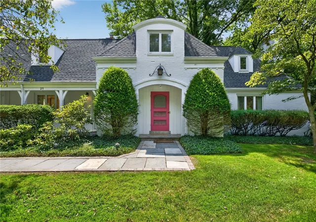 1st image of 25 Oak Ln, Rochester, NY 14610 | MLS# R1698715