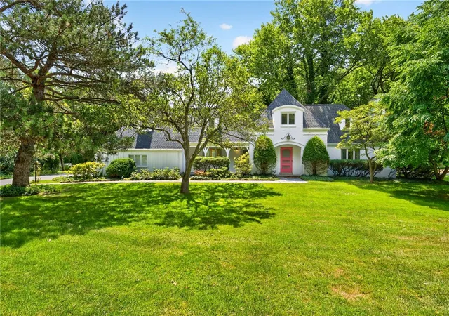 3rd image of 25 Oak Ln, Rochester, NY 14610 | MLS# R1698715