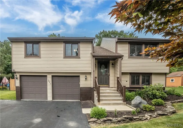 Photo 2 of Sale Pending at 1452 Darlington Dr, Derby, NY 14047 | MLS# B1698547 | Listing updated on 2026-07-28