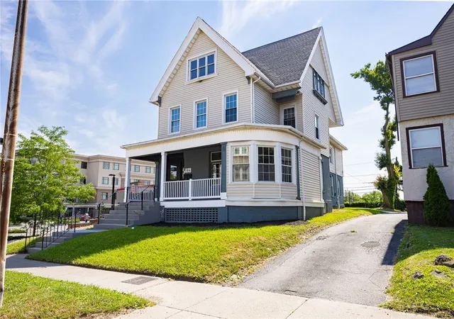 36th image of 184 Alexander St, Rochester, NY 14607 | MLS# R1698749