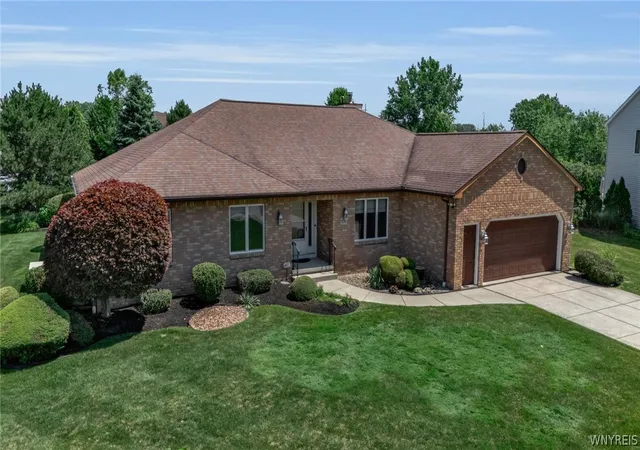 1st image of 6195 Blossom Ct, East Amherst, NY 14051 | MLS# B1698891