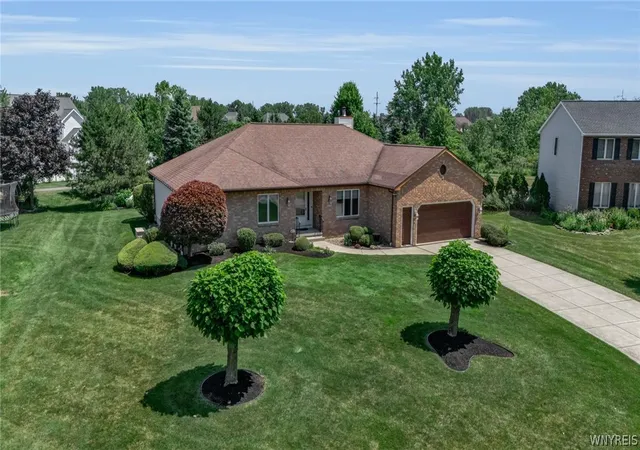 5th image of 6195 Blossom Ct, East Amherst, NY 14051 | MLS# B1698891