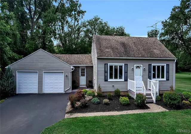 1st image of 7540 Salt Rd, Clarence Center, NY 14032 | MLS# B1698684