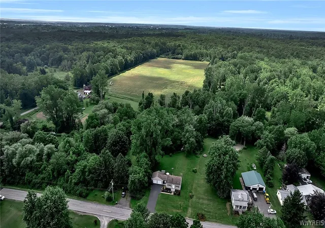 5th image of 7540 Salt Rd, Clarence Center, NY 14032 | MLS# B1698684