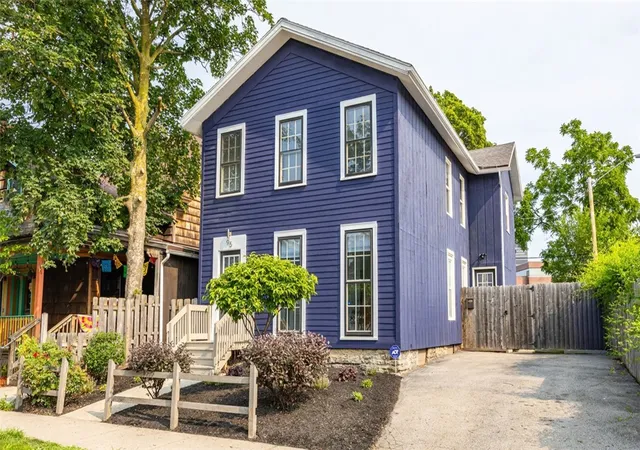 1st image of 95 Alexander St, Rochester, NY 14620 | MLS# R1698184