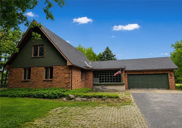 1st image of 13220 Big Tree Rd, East Aurora, NY 14052 | MLS# B1695721