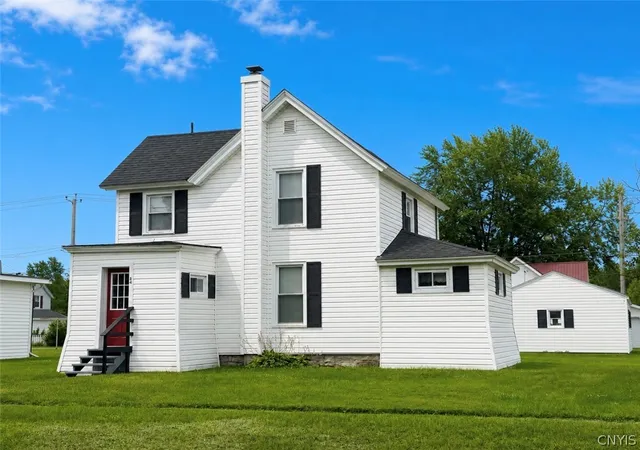 1st image of 84 Riverside Dr, Deferiet, NY 13628 | MLS# S1698968