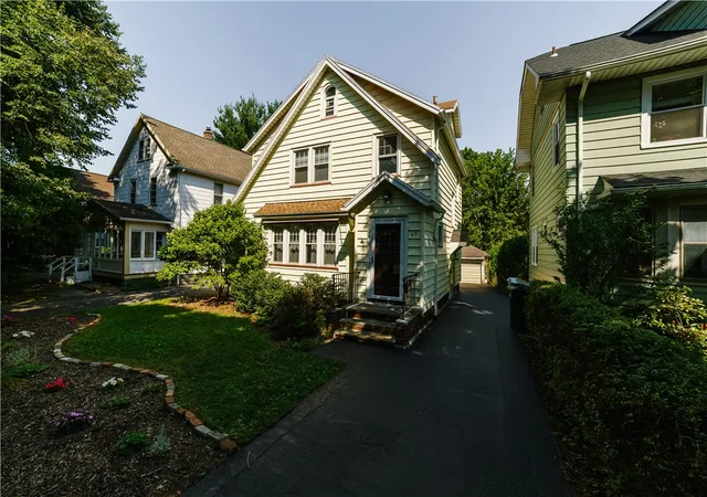 2nd image of 52 Indiana St, Rochester, NY 14609 | MLS# R1698600