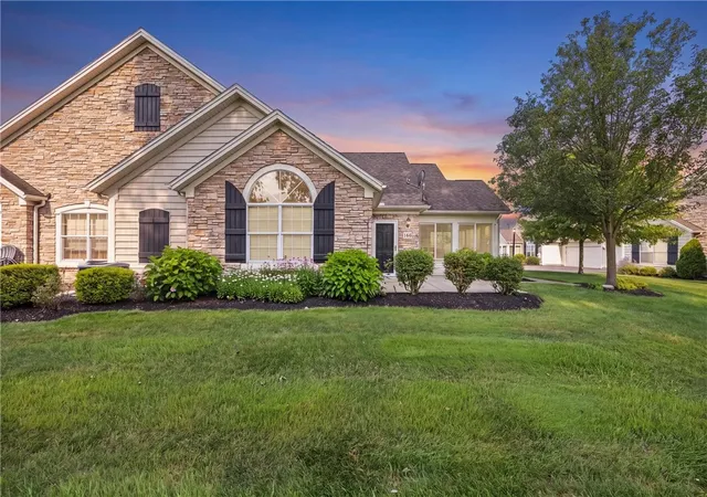2nd image of 160 Maryview Dr, Webster, NY 14580 | MLS# R1698431