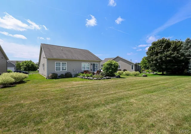 Listing Photo 2 - Condo for sale in building located at 133 Edwards Fls Ln, Manlius, NY 13104 - Unit #