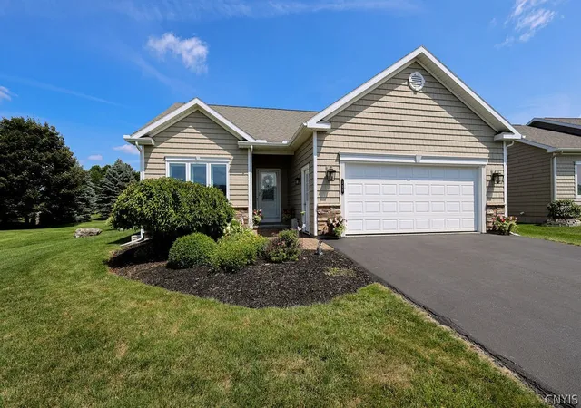 Photo 4 of Sale Pending at 133 Edwards Fls Ln, Manlius, NY 13104 | MLS# S1698816 | Listing updated on 2026-07-27