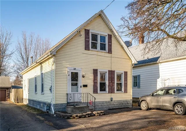 1st image of 124 7th Ave, North Tonawanda, NY 14120 | MLS# B1698970