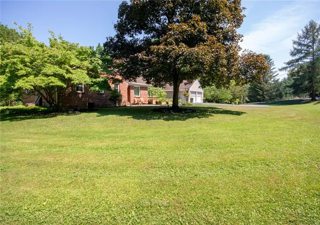 2nd image of 1201 Summit Dr, Newark, NY 14513 | MLS# R1698342