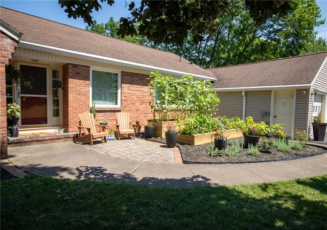 Photo 5 of Sale Pending at 1201 Summit Dr, Newark, NY 14513 | MLS# R1698342 | Listing updated on 2026-07-22
