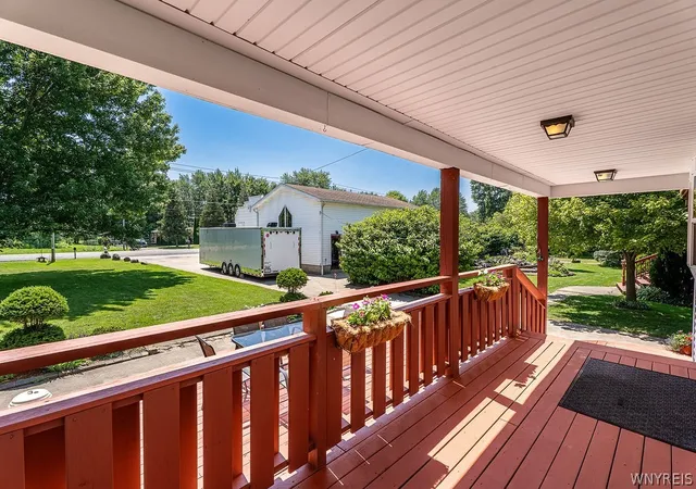 2nd image of 4015 Mapleton Rd, Wheatfield, NY 14120 | MLS# B1698291