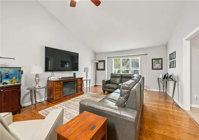 5th image of 16 Wisteria Ln, Rochester, NY 14617 | MLS# R1698881