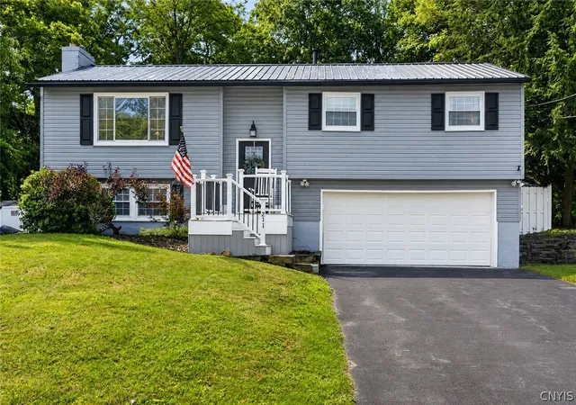 Photo 2 of Sale Pending at 211 Juneway Dr, Chittenango, NY 13037 | MLS# S1694753 | Listing updated on 2026-07-21