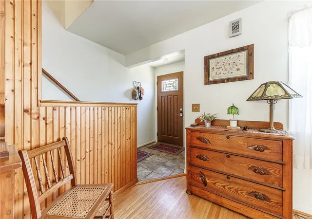 5th image of 653 Adeline Dr, Webster, NY 14580 | MLS# R1695589