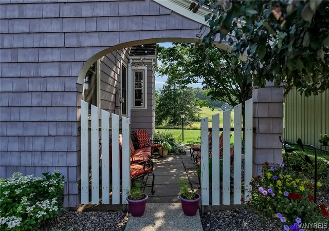 4th image of 163 Capitol, Holland, NY 14080 | MLS# B1698388