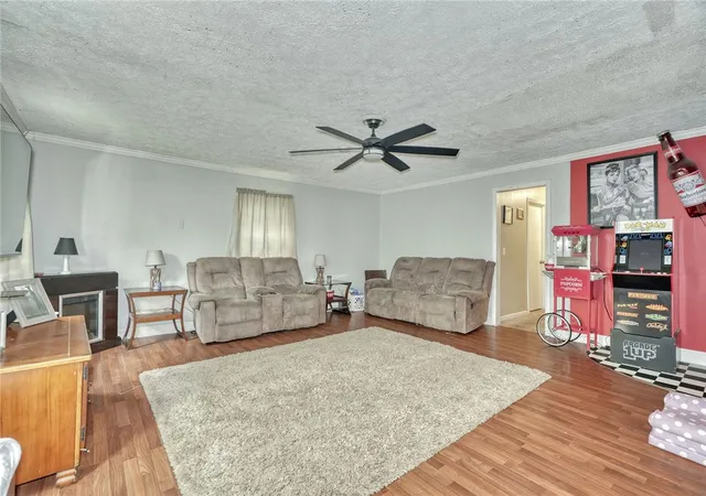 Photo 4 of Sale Pending at 233 Fair St, Newark, NY 14513 | MLS# R1696868 | Listing updated on 2026-07-21