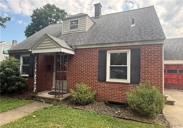 1st image of 142 Marlboro Rd, Utica, NY 13501 | MLS# S1698622