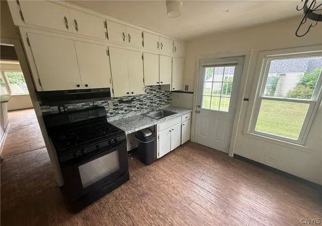 2nd image of 142 Marlboro Rd, Utica, NY 13501 | MLS# S1698622