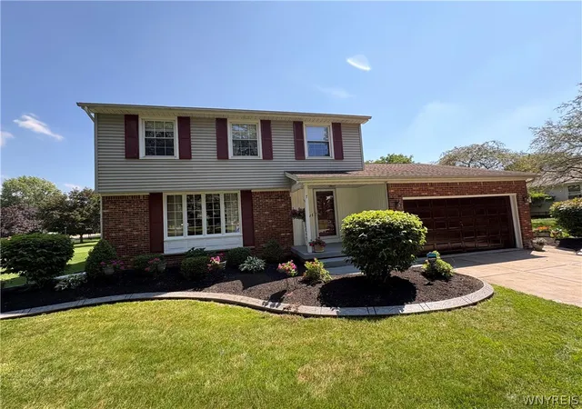 1st image of 7 Birch Run, Orchard Park, NY 14127 | MLS# B1697969