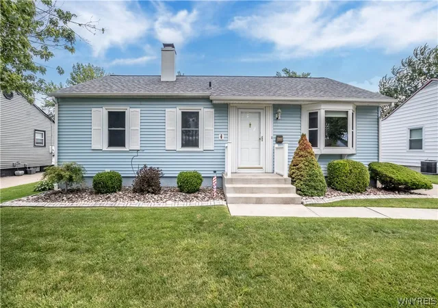 3rd image of 33 Westbourne Dr, Tonawanda, NY 14150 | MLS# B1698927
