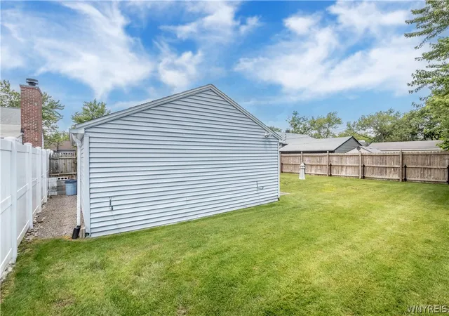 46th image of 33 Westbourne Dr, Tonawanda, NY 14150 | MLS# B1698927