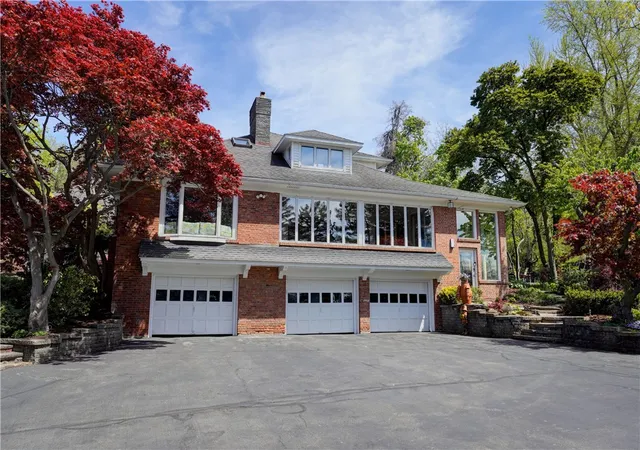 2nd image of 157 W Jefferson Rd, Pittsford, NY 14534 | MLS# R1698950