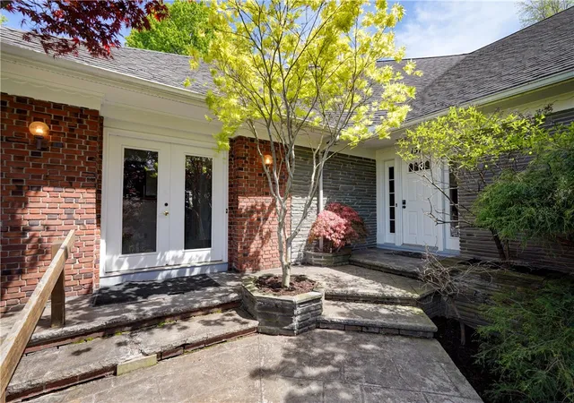 5th image of 157 W Jefferson Rd, Pittsford, NY 14534 | MLS# R1698950