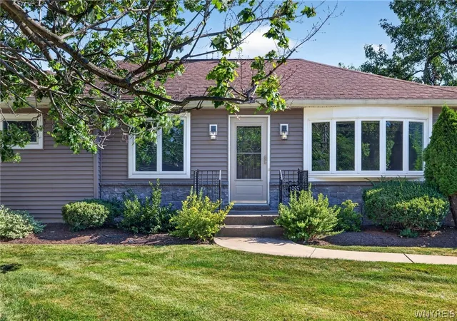 Photo 3 of Sale Pending at 1985 Maple Rd, Buffalo, NY 14221 | MLS# B1698216 | Listing updated on 2026-07-31