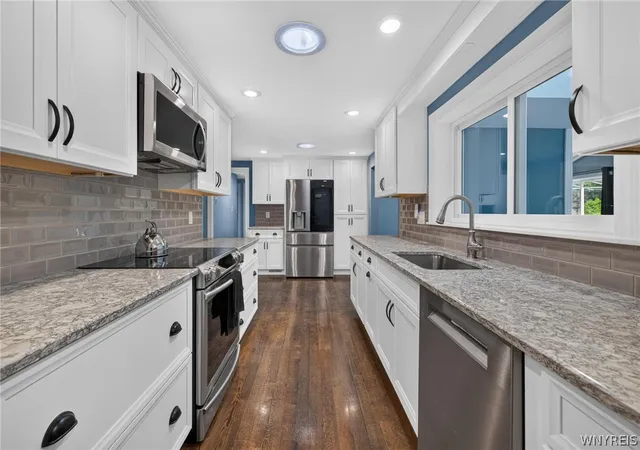 Photo 4 of Sale Pending at 1985 Maple Rd, Buffalo, NY 14221 | MLS# B1698216 | Listing updated on 2026-07-31