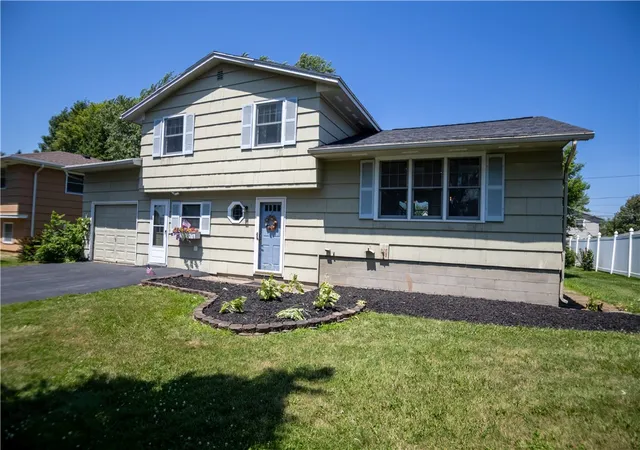 Photo 2 of Sale Pending at 34 Valencia Dr, Rochester, NY 14606 | MLS# R1698849 | Listing updated on 2026-07-25