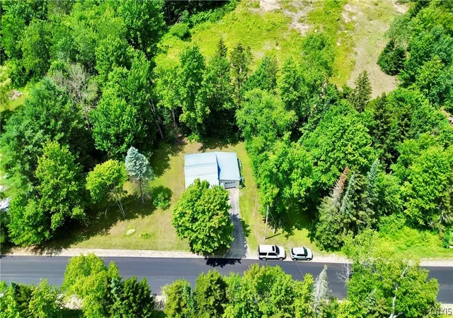 3rd image of 687 Curtiss Rd, Little Falls, NY 13365 | MLS# S1699065