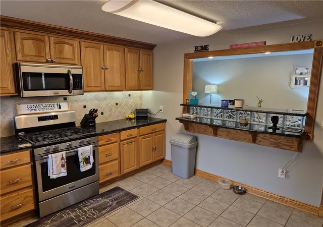 Photo 3 of Sale Pending at 129 Milsom Ave, Buffalo, NY 14227 | MLS# R1699047 | Listing updated on 2026-07-25