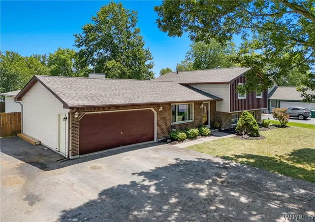 1st image of 5909 Marion Dr, Lockport, NY 14094 | MLS# B1699050