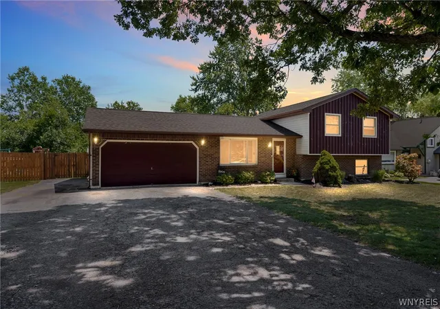 4th image of 5909 Marion Dr, Lockport, NY 14094 | MLS# B1699050
