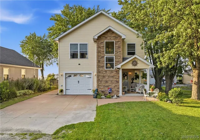 1st image of 2463 Lake Rd, Ransomville, NY 14131 | MLS# B1698858