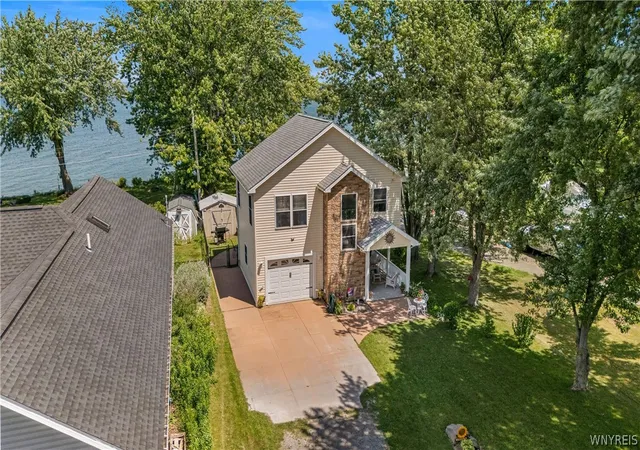 3rd image of 2463 Lake Rd, Ransomville, NY 14131 | MLS# B1698858