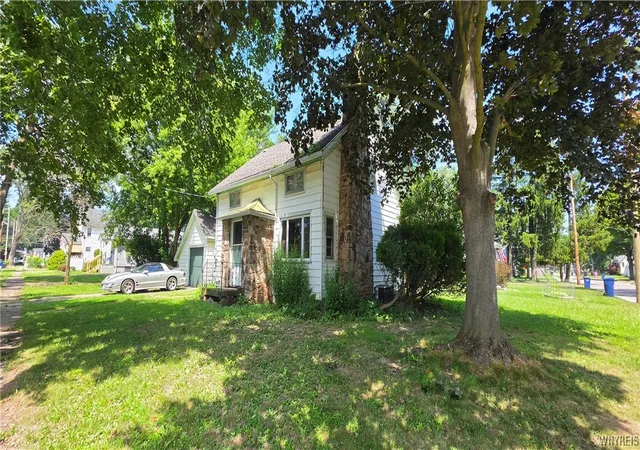 2nd image of 47 Utica St, Lockport, NY 14094 | MLS# B1696535