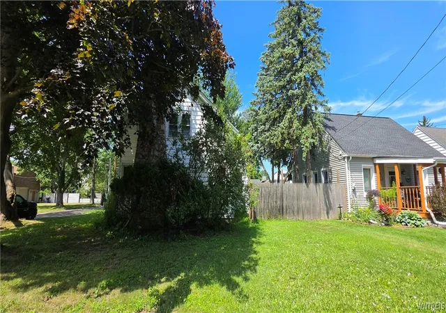 3rd image of 47 Utica St, Lockport, NY 14094 | MLS# B1696535