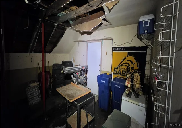 5th image of 47 Utica St, Lockport, NY 14094 | MLS# B1696535